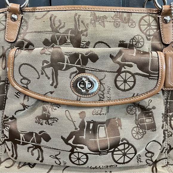 Coach Vintage Horse & Carriage Tan Canvas & Leather Shoulder Bag Silver Hardware - Picture 2 of 14